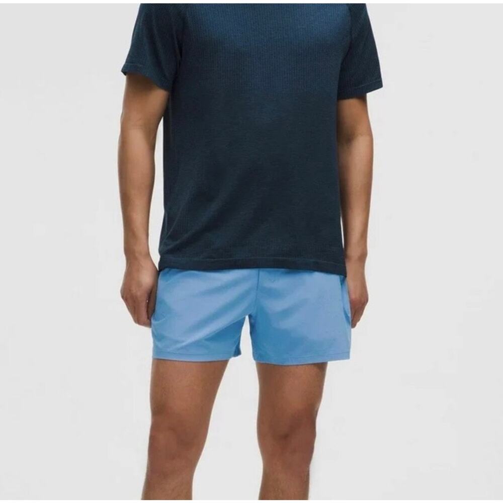 Men’s 5” Lululemon Pool Party Blue Pace Breaker Shorts Size XL Linerless Workout